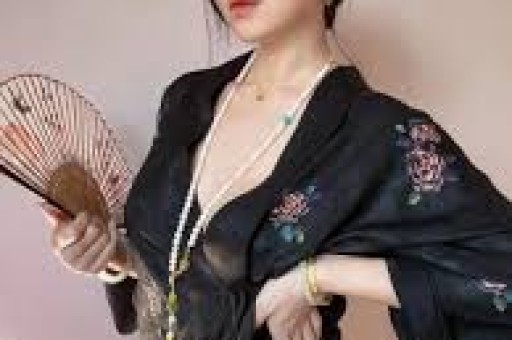 胡泳:故事机器、AI 短剧与文化工业的算法化 胡泳:故事机器、AI 短剧与文化工业的算法化